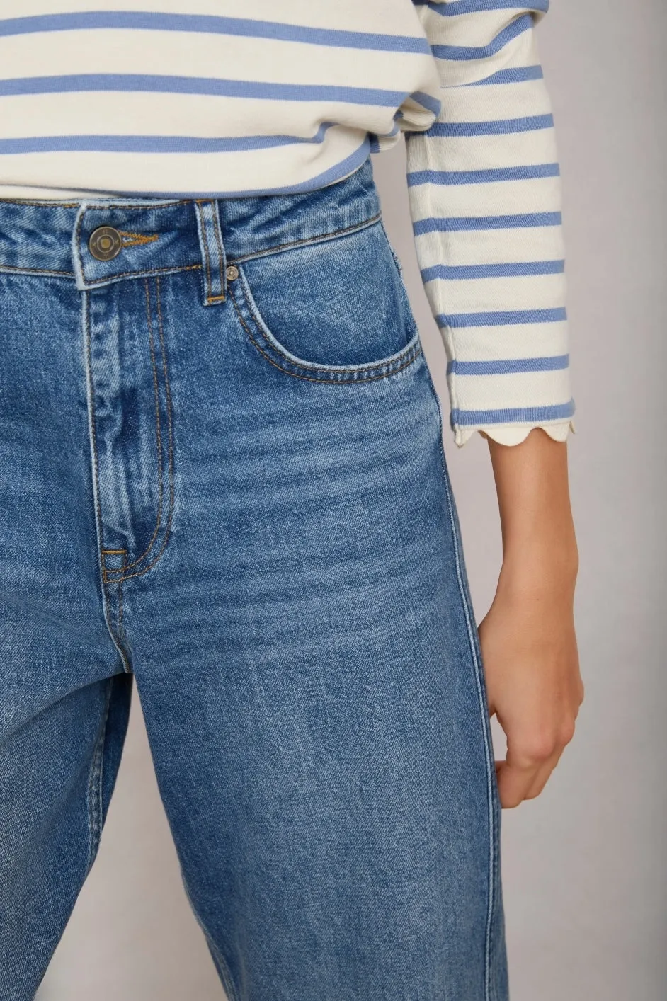 Cassia Barrel Jean - Mid Wash