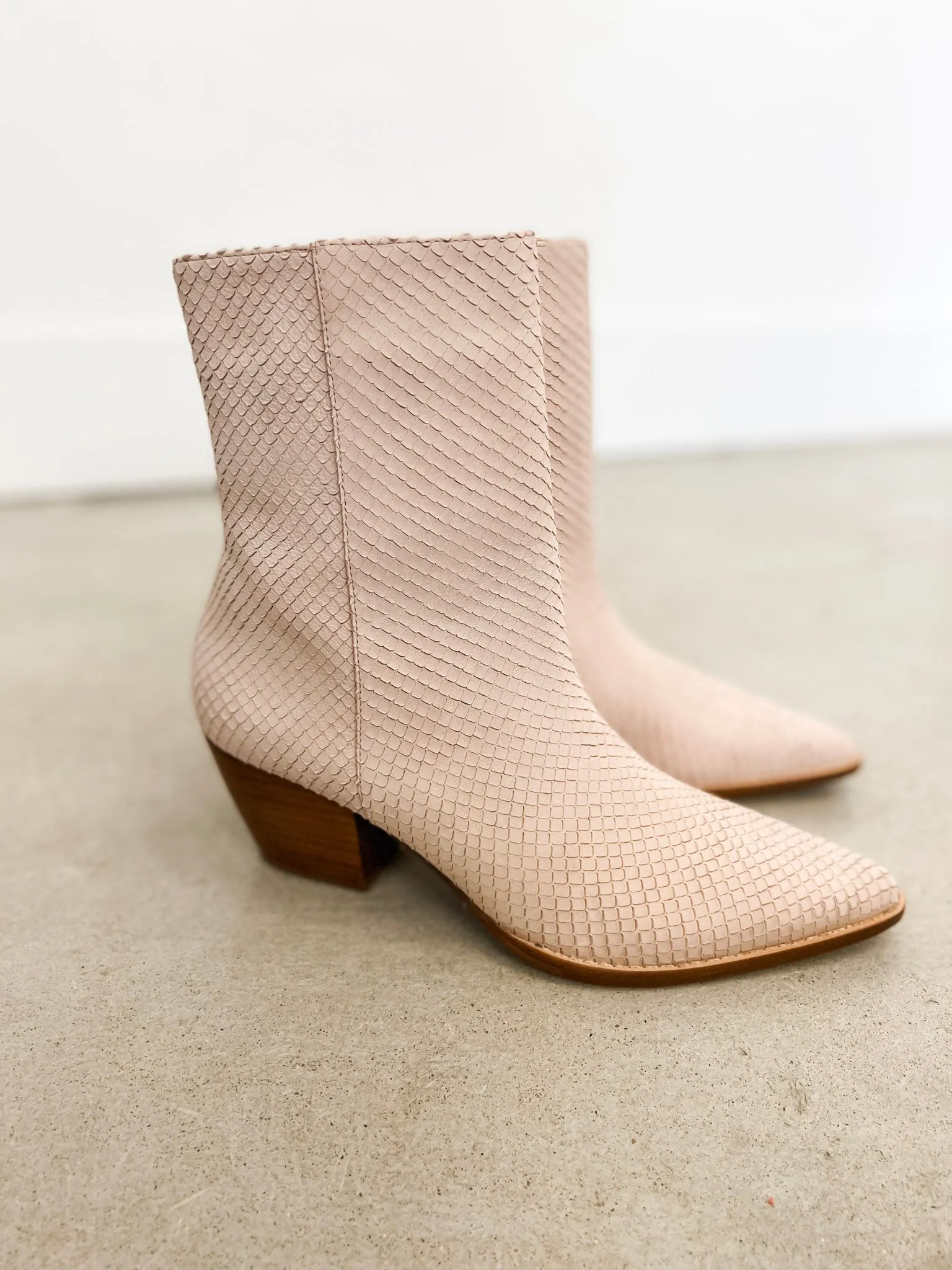 Caty Boot ((blush snake))