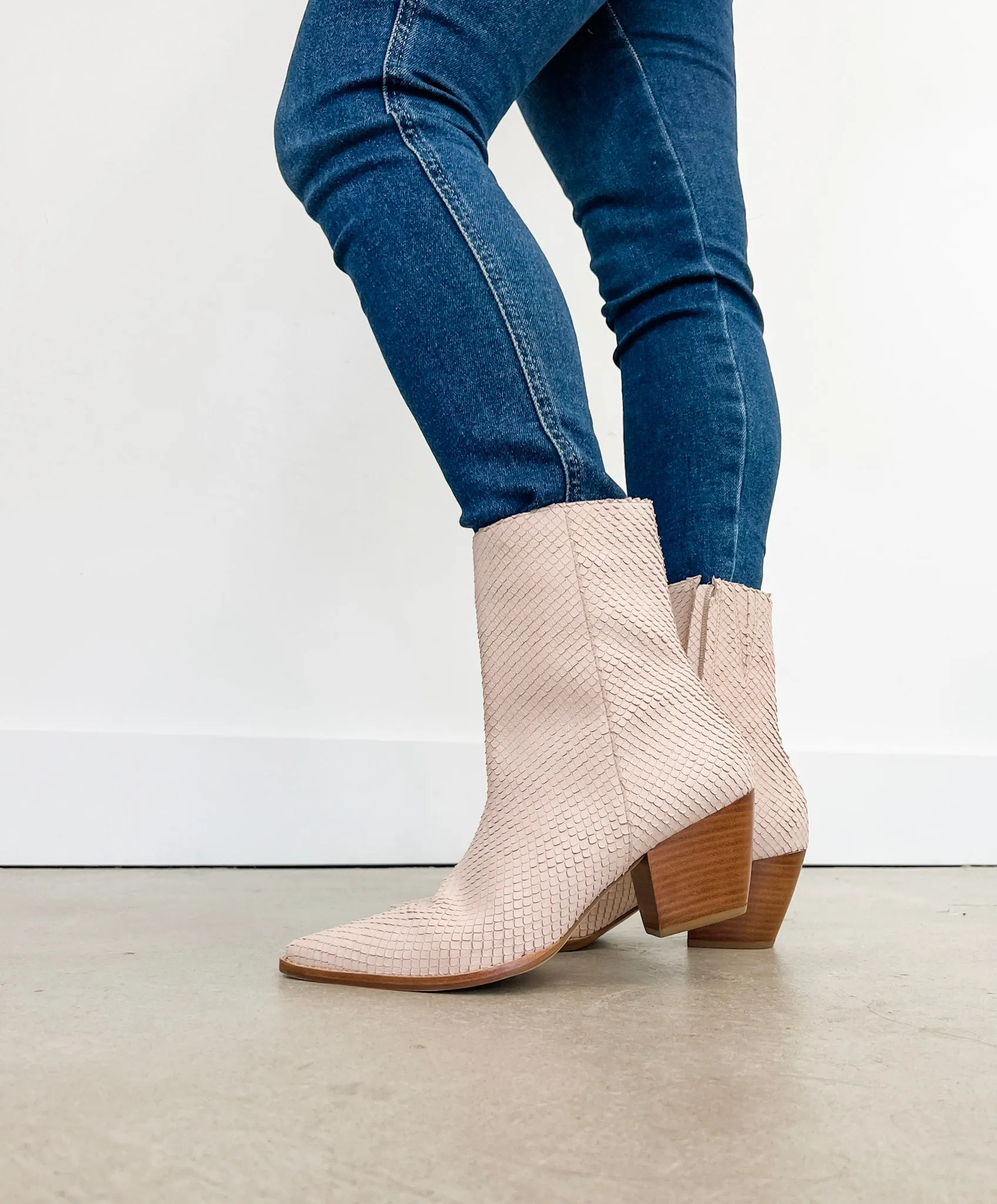 Caty Boot ((blush snake))