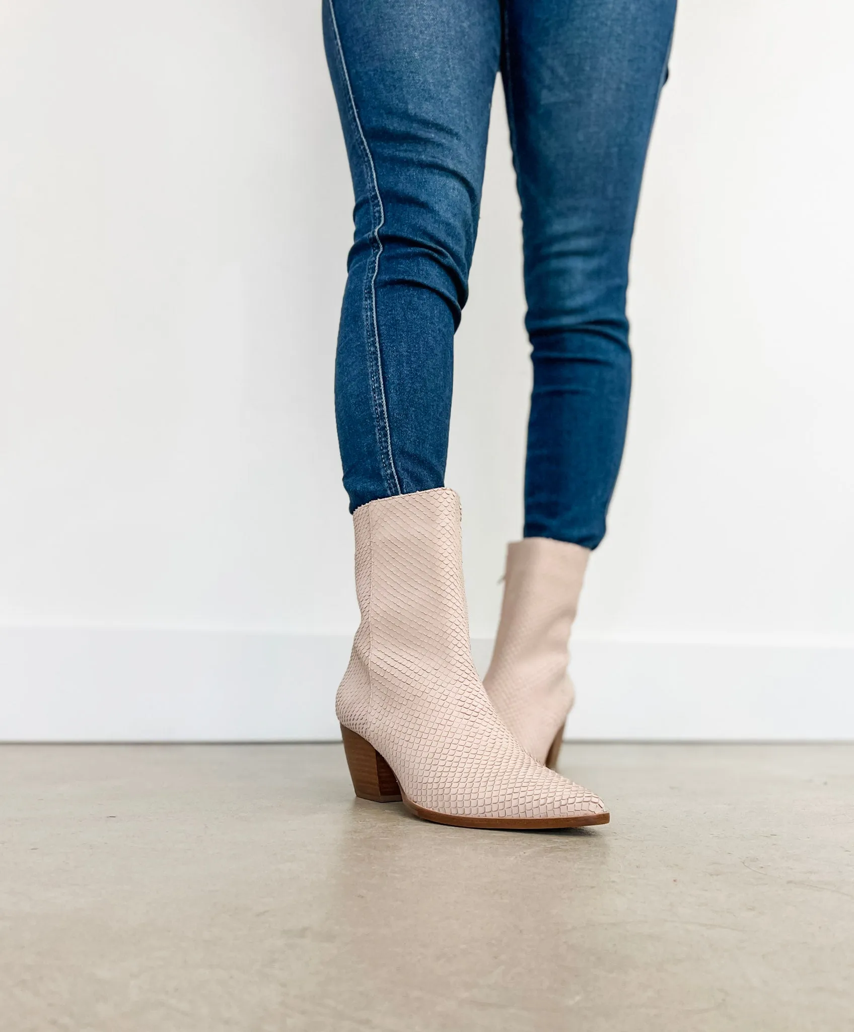 Caty Boot ((blush snake))