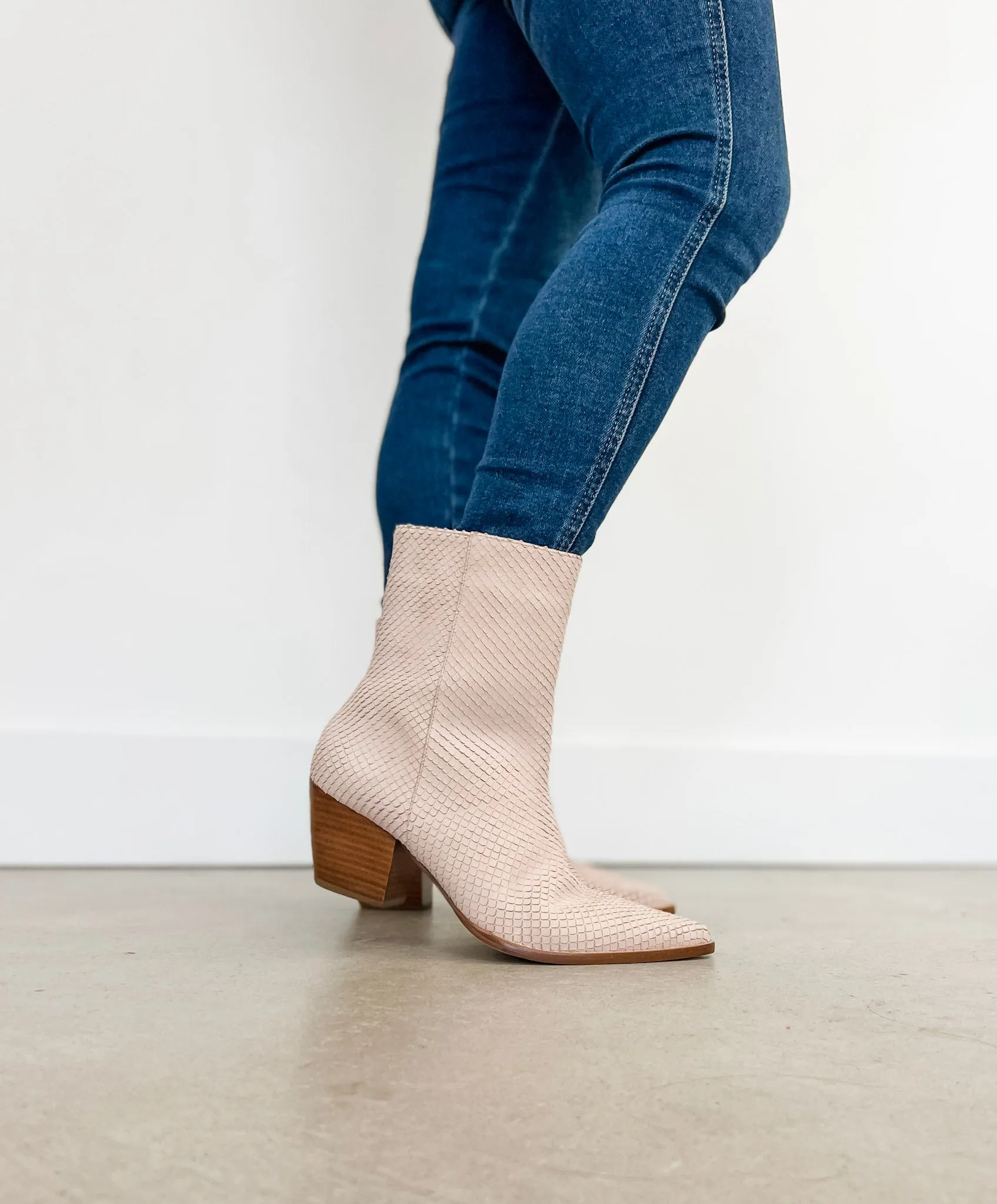 Caty Boot ((blush snake))