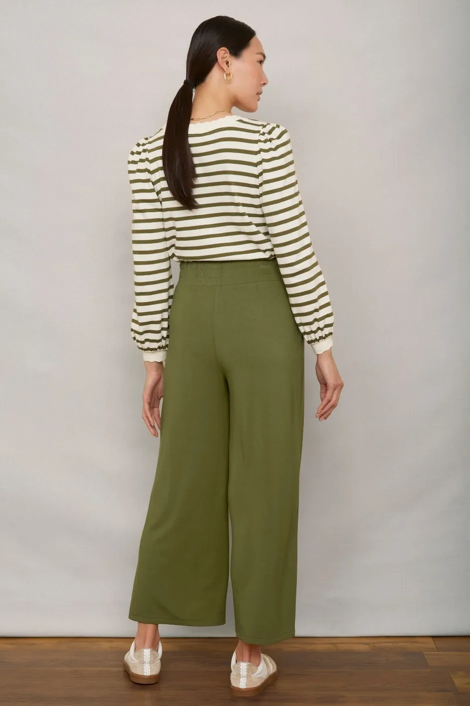 Delphine Cropped Pull On Trouser - Sage Green