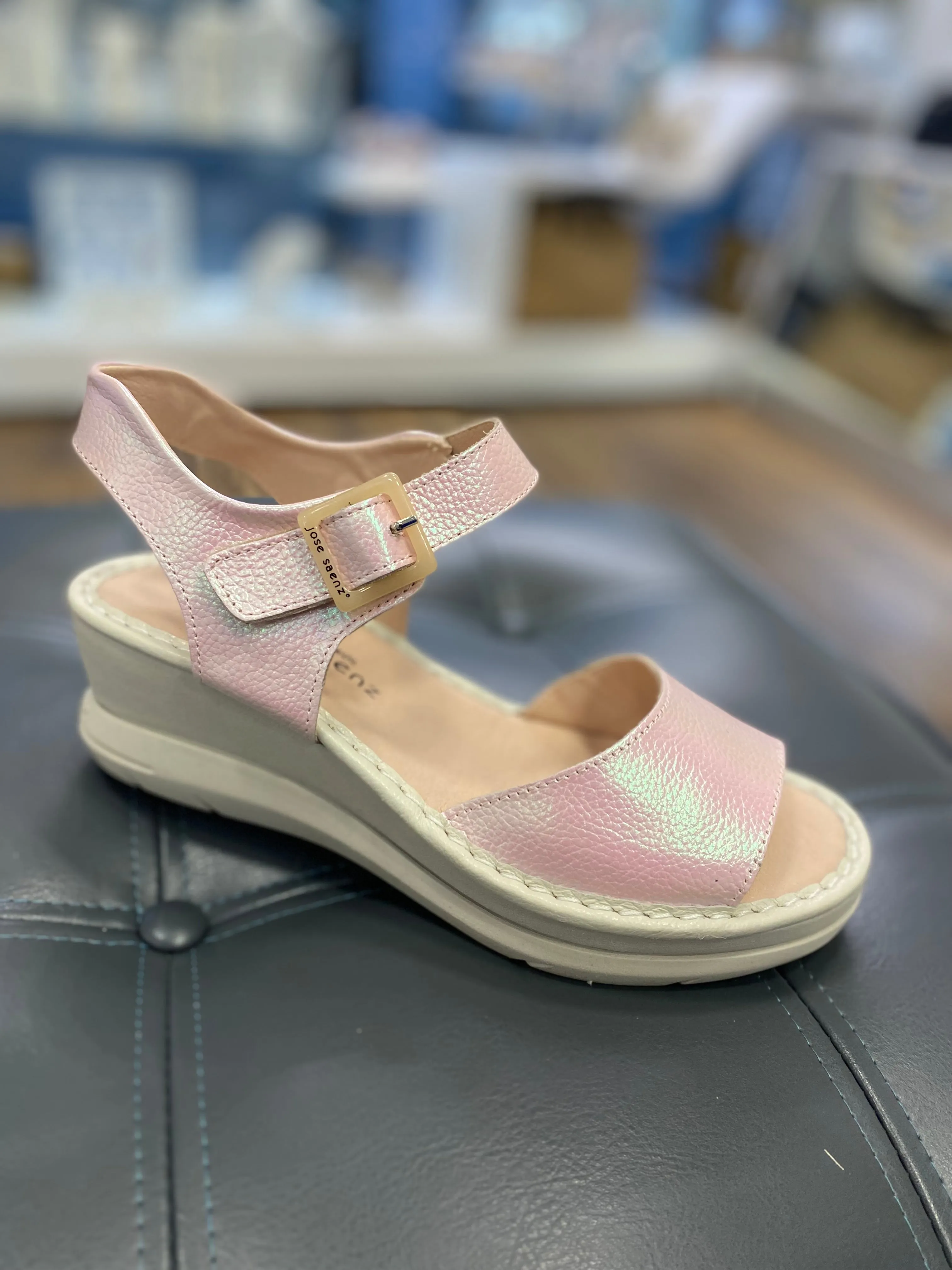 Jose Saenz Low Wedge Rosa Sandal