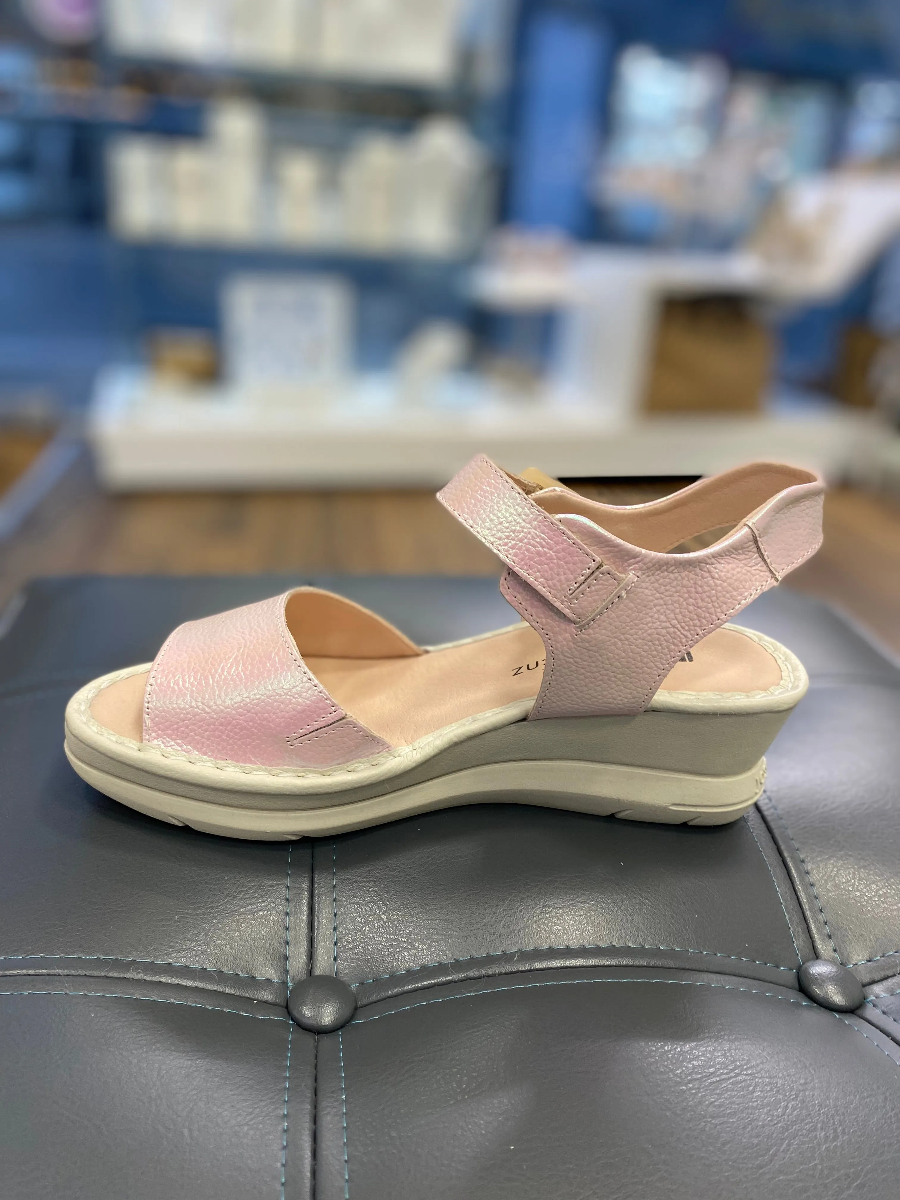 Jose Saenz Low Wedge Rosa Sandal