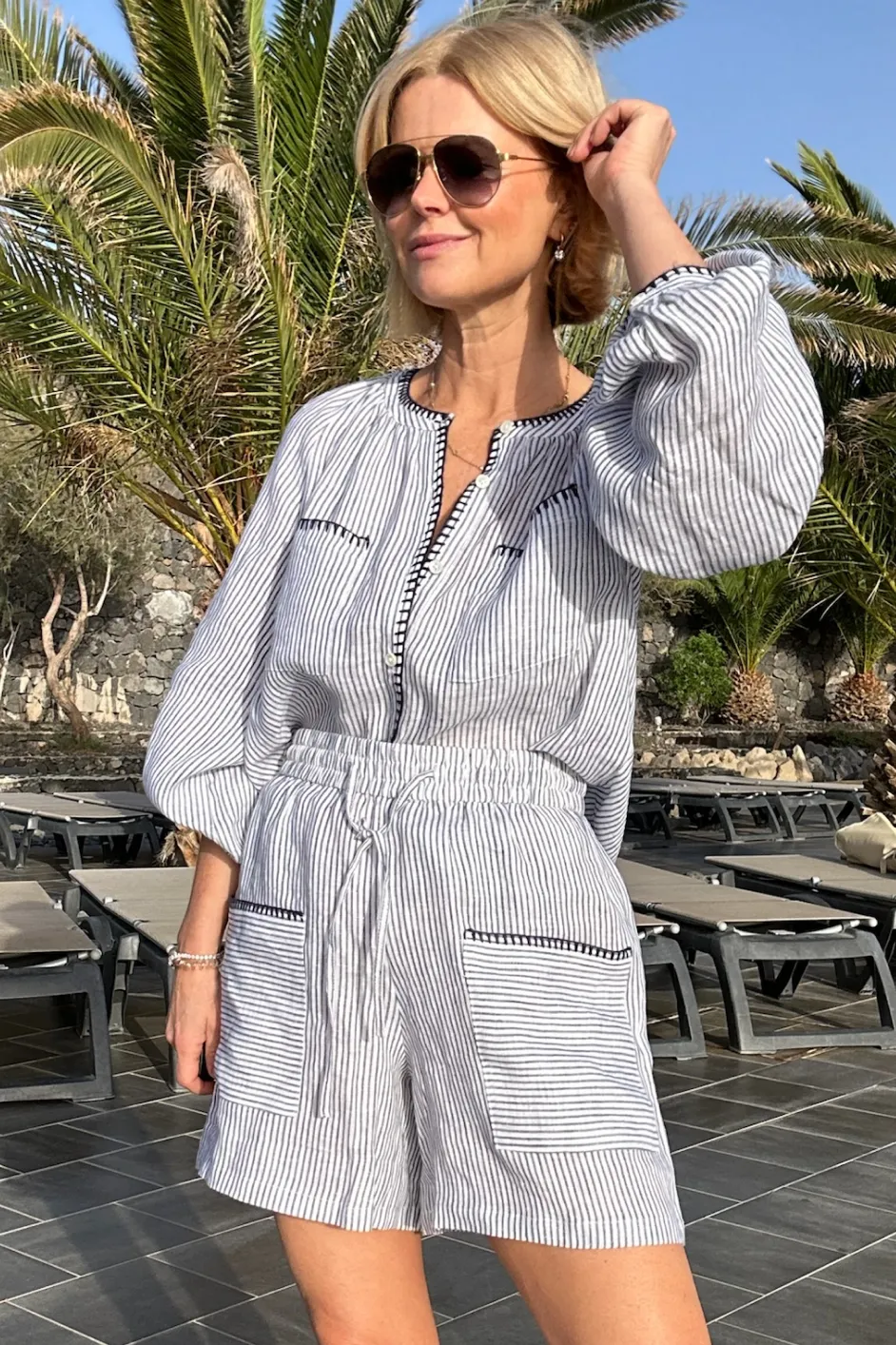 Monica Linen Short - Ivory/Blue Stripe