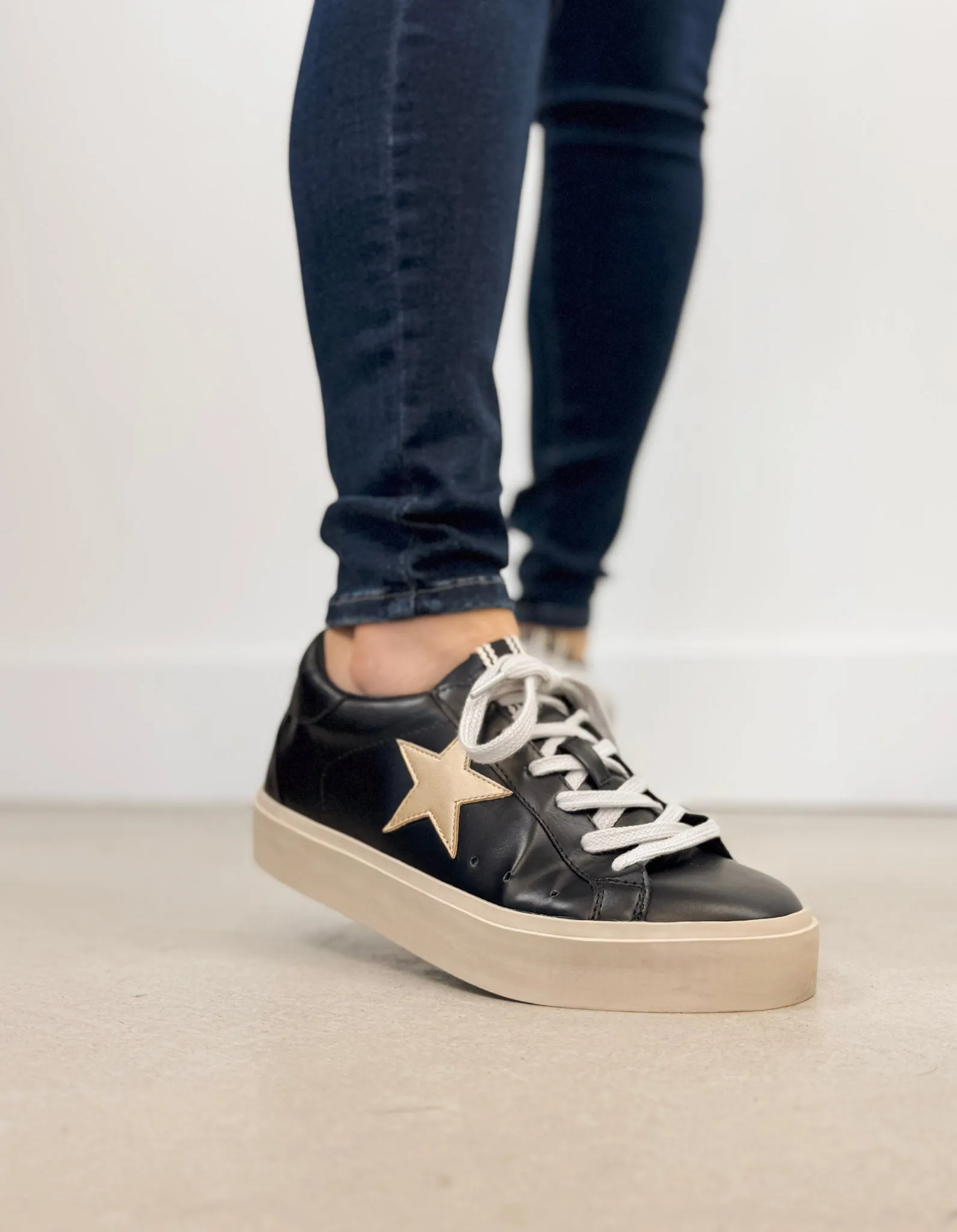 Reba Sneaker ((black))