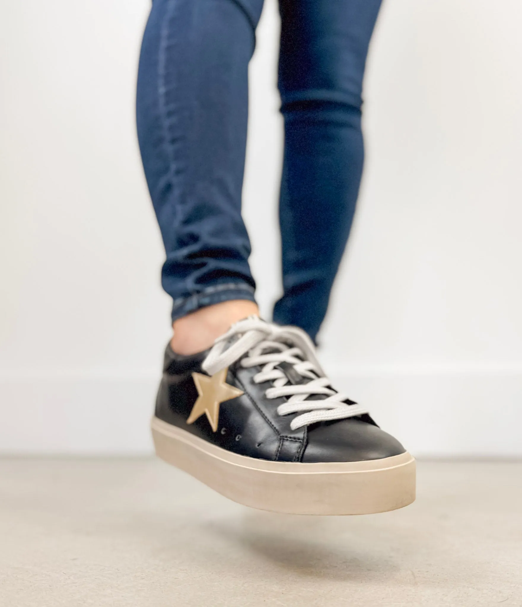 Reba Sneaker ((black))