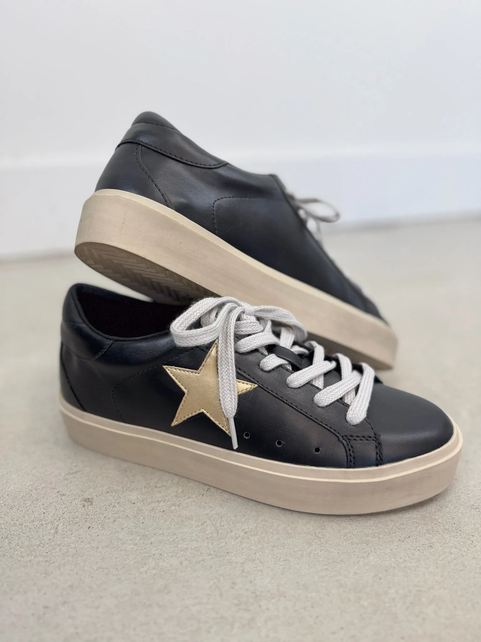 Reba Sneaker ((black))