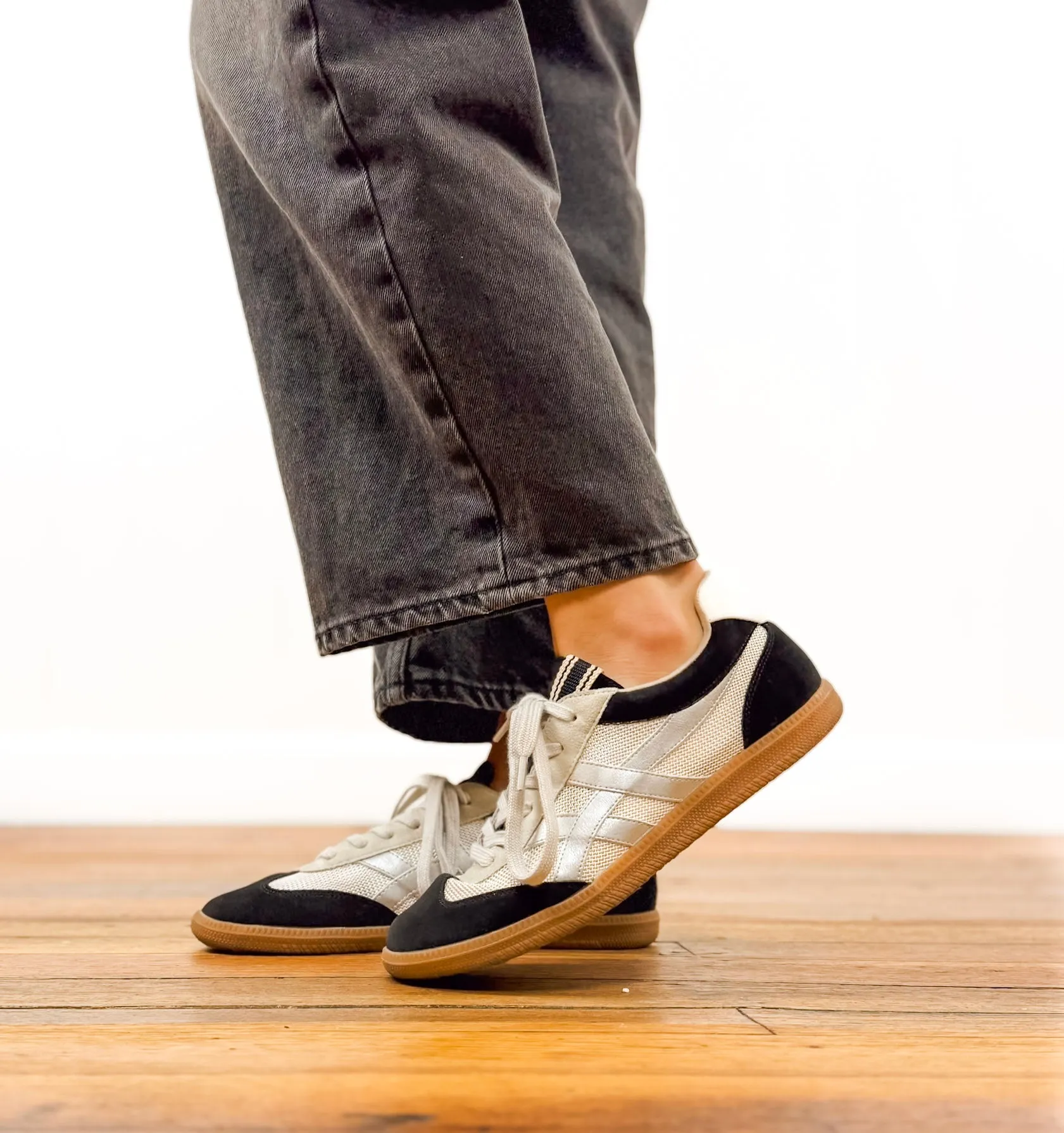 Sasha Sneaker - Black