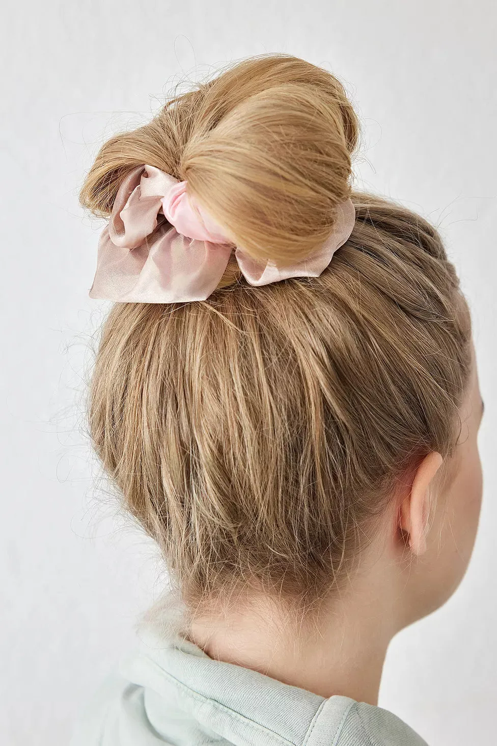 Satin Heatless Curl Scrunchie