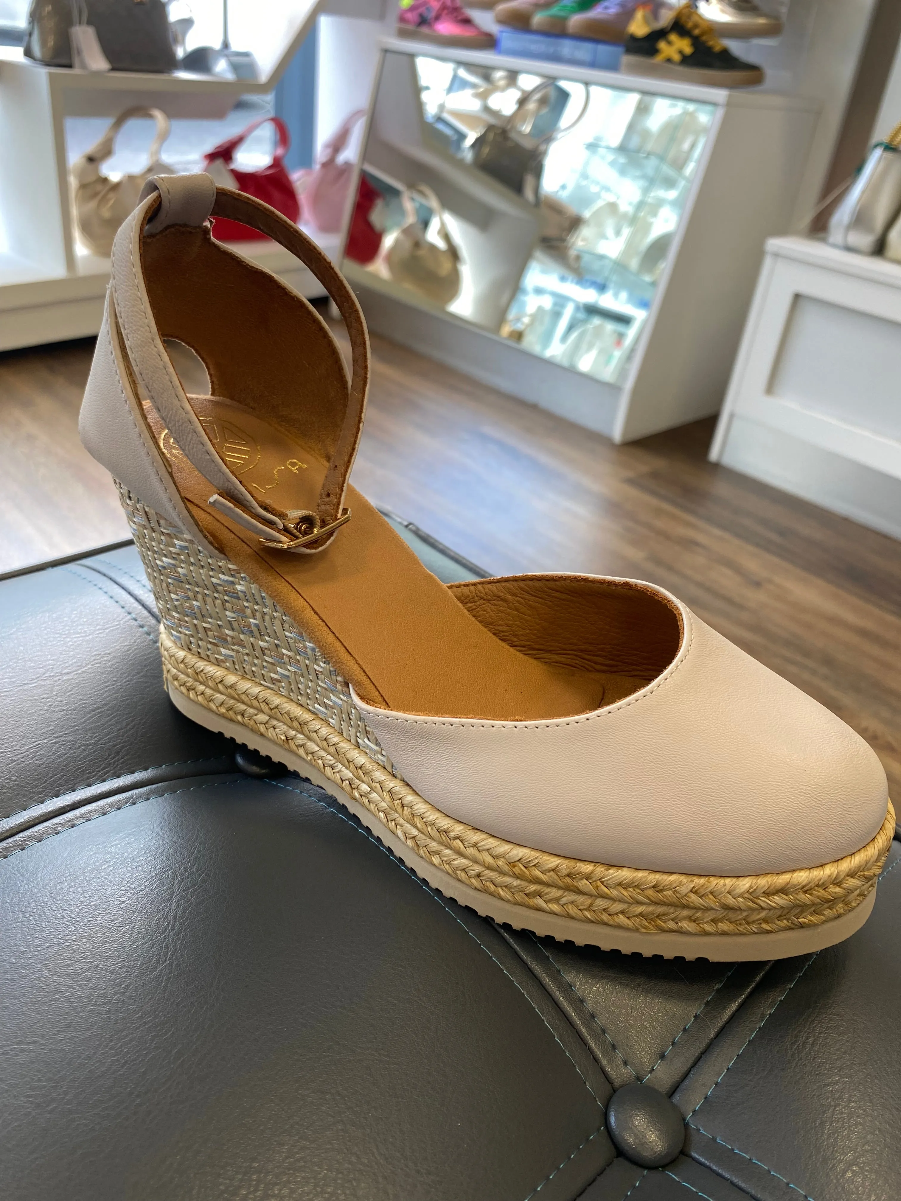 Unisa Cameo Ivory Wedge