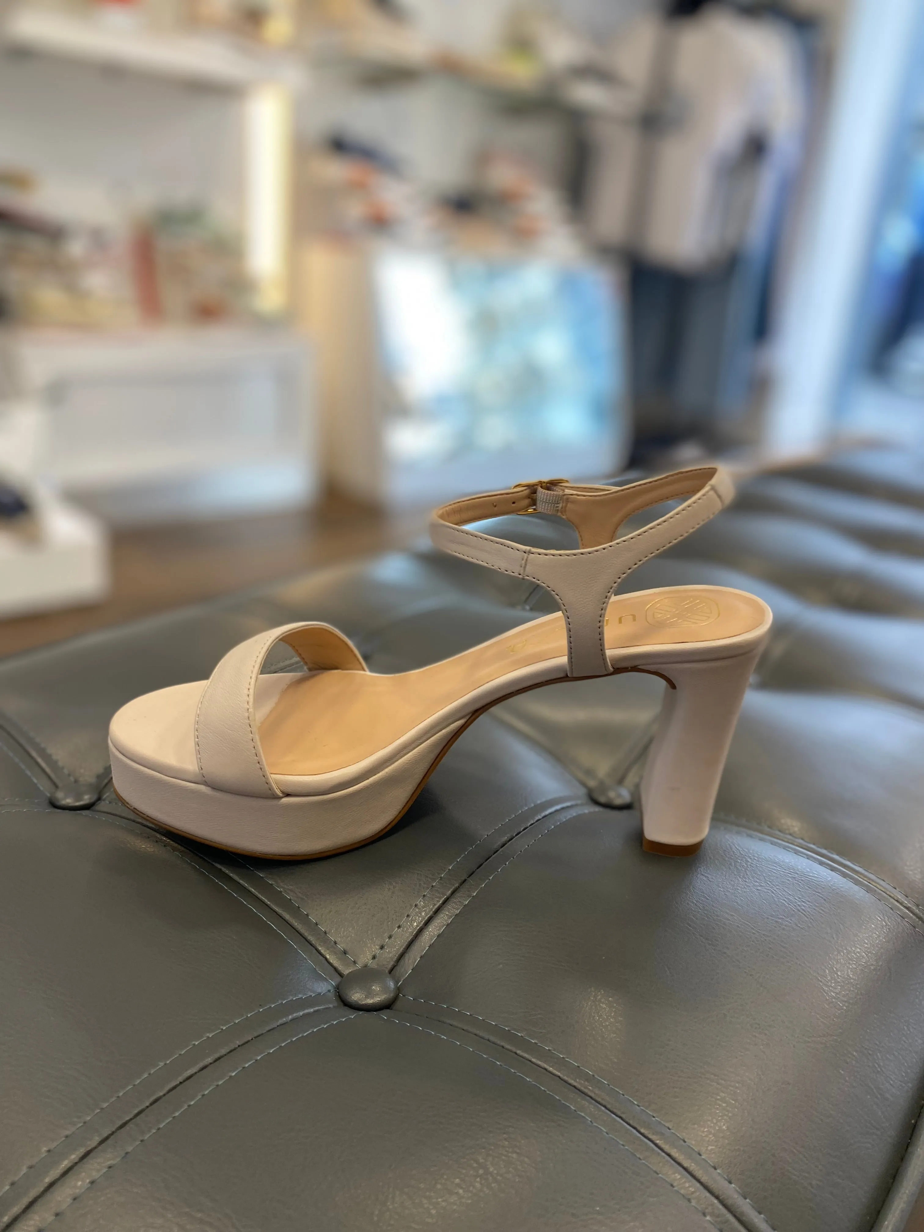 Unisa Osoro Ivory Sandal
